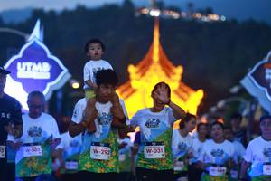 BIB: 505, 483, 292, 031, 449
                            <button type="button" onclick="openModal(22341676)" class="btn btn-primary btn-sm float-right btn-popup" data-toggle="modal" data-target=".modal-high-quality">
                        <i class="fas fa-shopping-cart"></i> Add to Cart
                    </button>
                                            <button type="button" onclick="isThisMe(22341676, true)" class="btn btn-success btn-sm float-right btn-popup btn-isme hidden" data-toggle="tooltip" data-placement="bottom" title="นี่คือรูปของคุณใช่ไหม คลิกที่นี่เพื่อเอาเข้าอัลบั้ม">
                        <i class="fas fa-plus"></i> Add to album
                    </button>
                    <button type="button" onclick="isThisMe(22341676, false)" class="btn btn-warning btn-sm float-right btn-popup btn-isnotme hidden">
                        <i class="fas fa-ban"></i> Remove from album
                    </button>